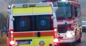 Ambulanza e vigili del fuoco generica