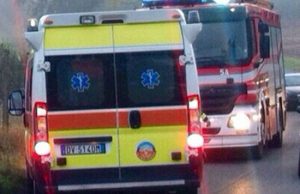 Ambulanza e vigili del fuoco generica